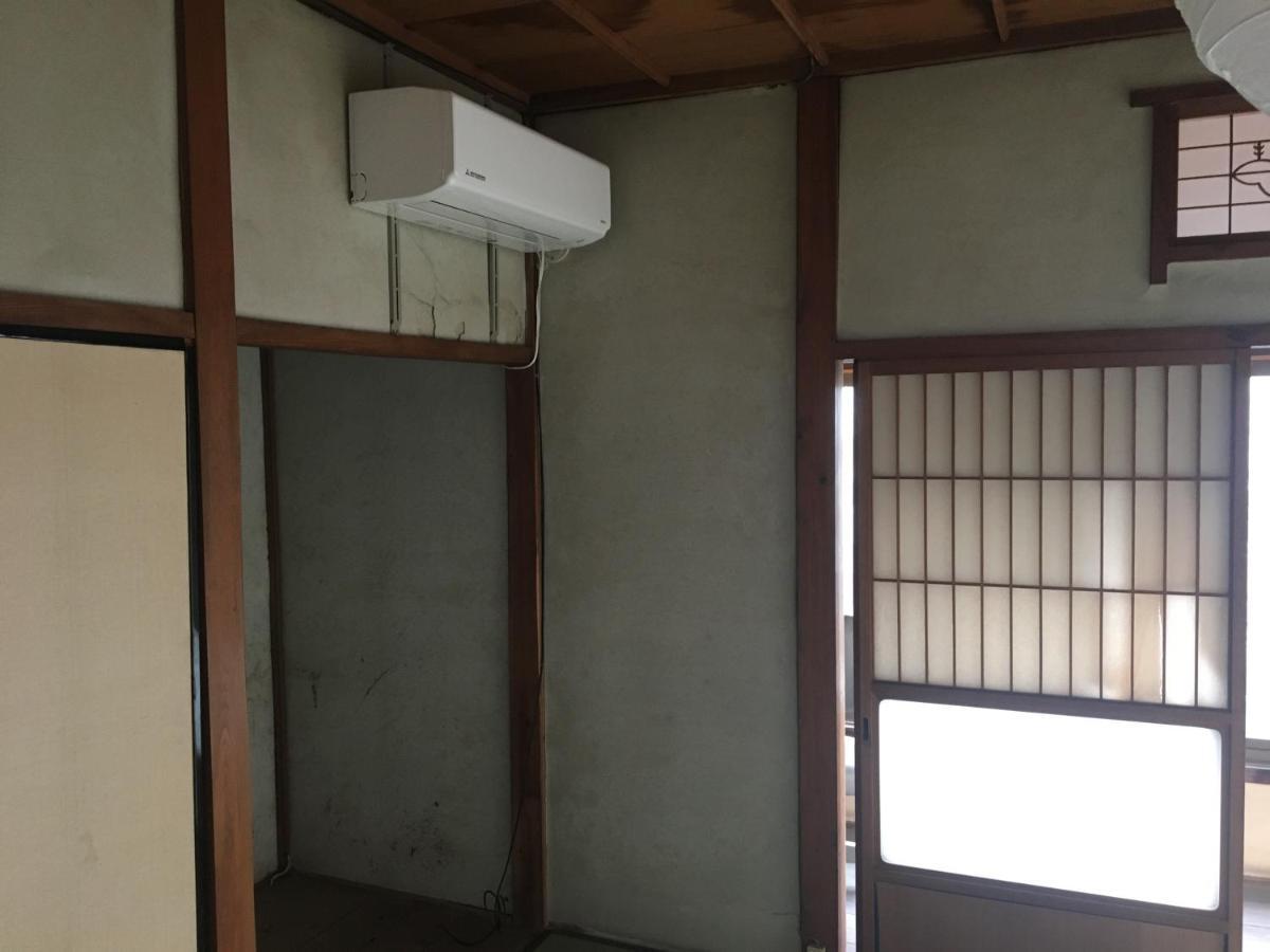 Bakushuku Den Guest House Brew Мацуяма Екстер'єр фото