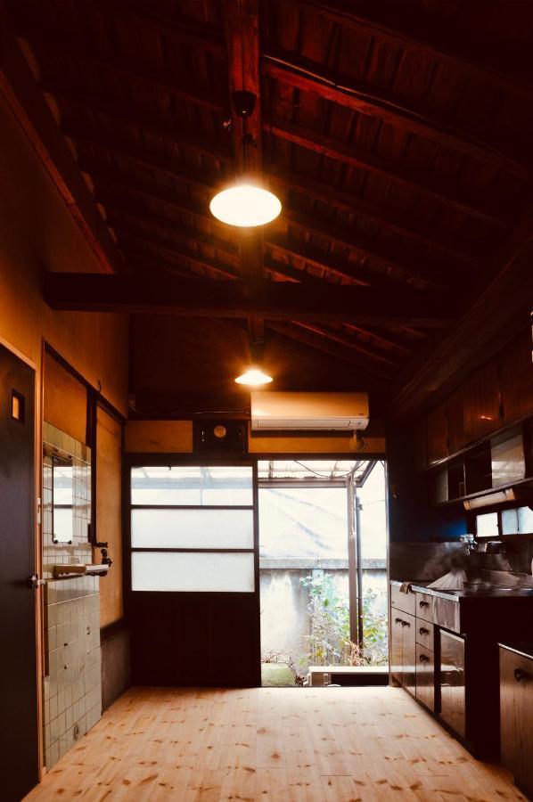 Bakushuku Den Guest House Brew Мацуяма Екстер'єр фото