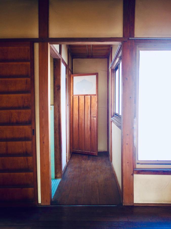 Bakushuku Den Guest House Brew Мацуяма Екстер'єр фото