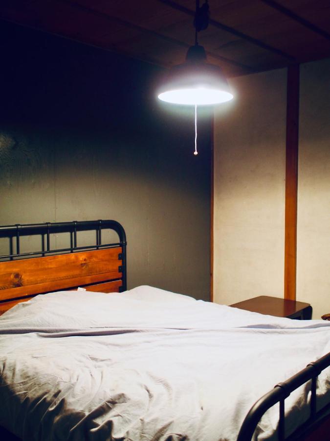 Bakushuku Den Guest House Brew Мацуяма Екстер'єр фото